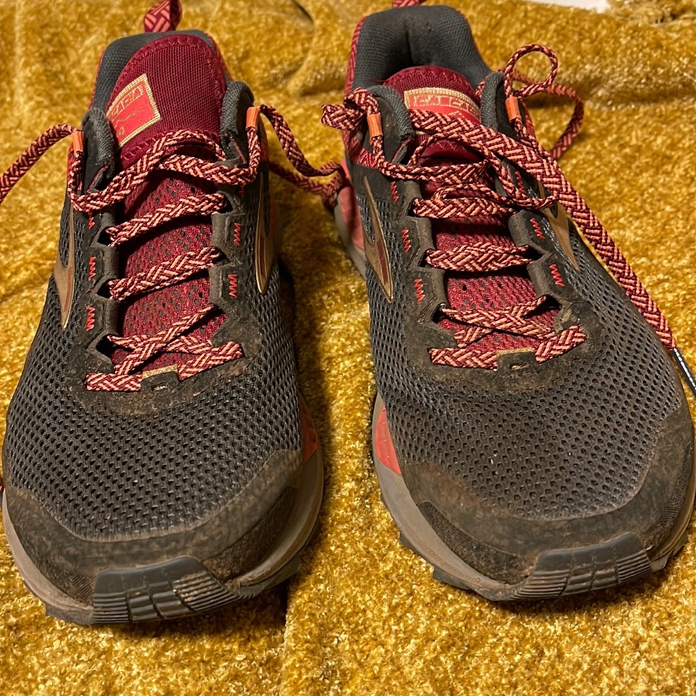 Pre owned Brooks Cascadia 14 Size 9